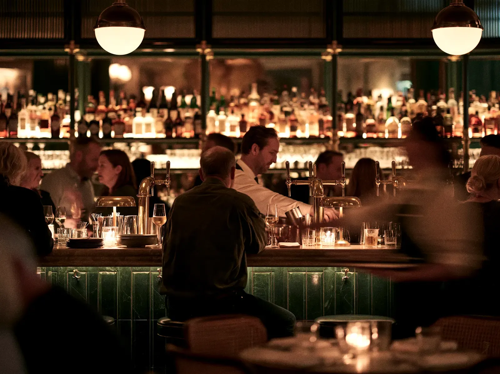 Brasserie pleine un soir de service